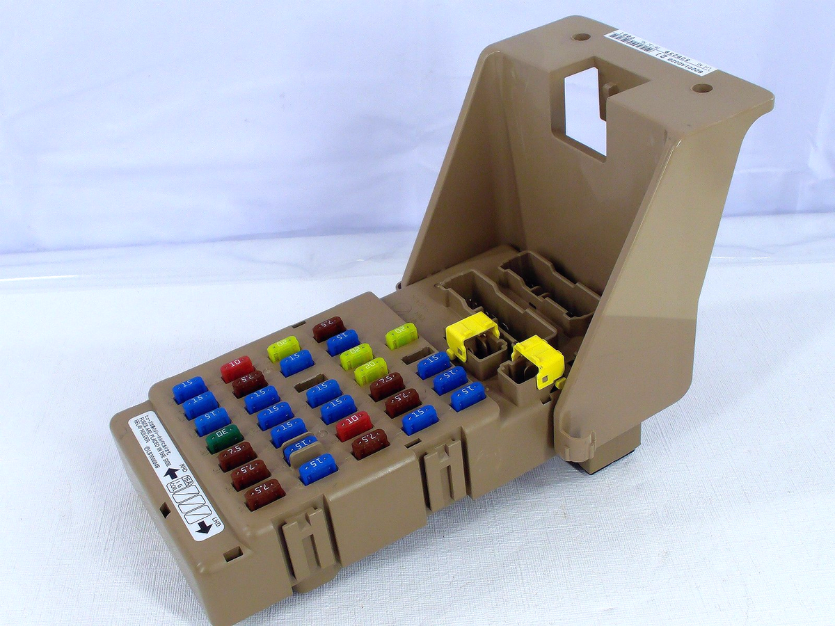 2006-2007 Subaru Legacy Outback Fuse Box Panel OEM 82201AG02B
