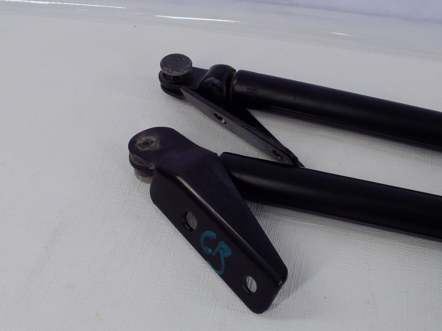 2005-2009 Subaru Outback Rear Tailgate Liftgate Hatch Support Lift Strut Set OEM