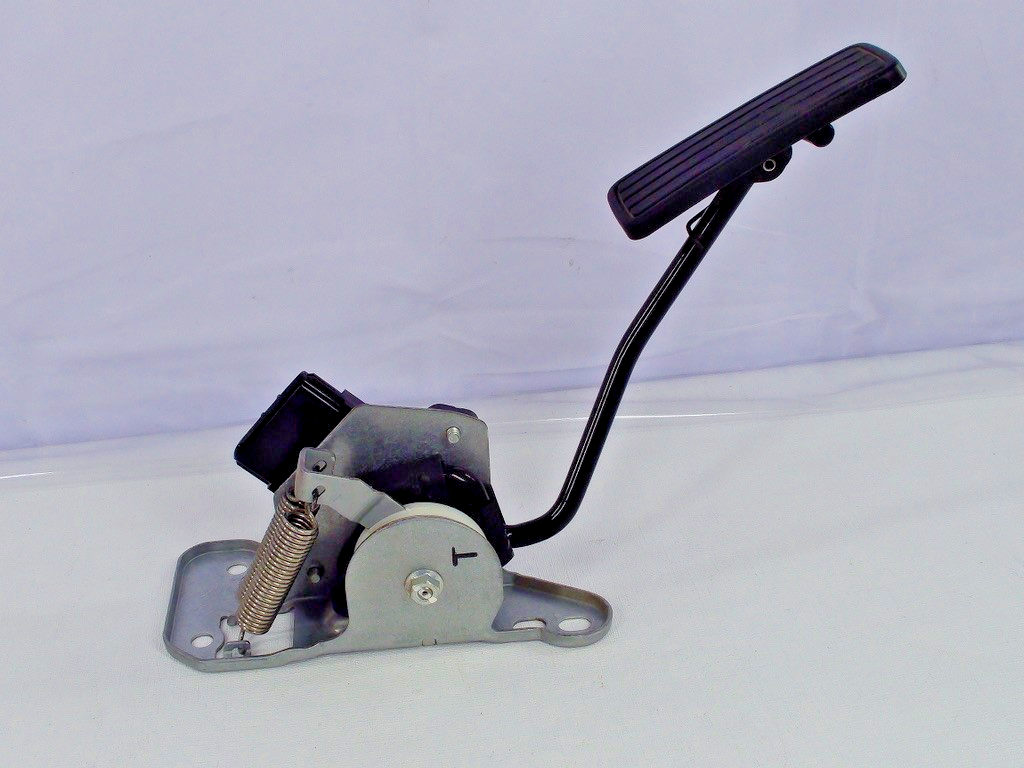 2005-2007 Subaru Outback Accelerator Gas Pedal 36010AG021 OEM