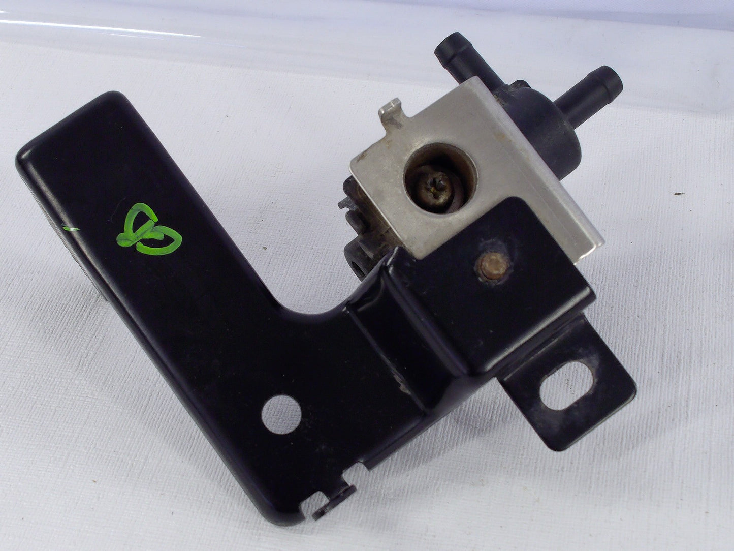 2001-2005 Toyota Sequoia Vacuum Switching Valve 90910-12246 OEM