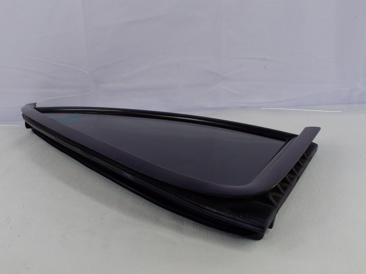 1996-2002 Toyota 4Runner Right Rear Vent Window Glass OEM 6818835011