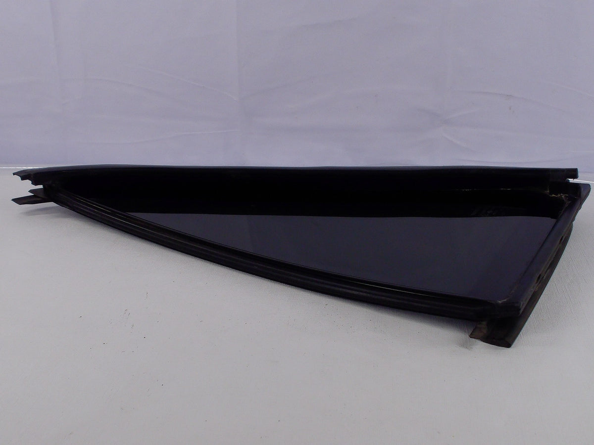 1996-2002 Toyota 4Runner Right Rear Vent Window Glass OEM 6818835011