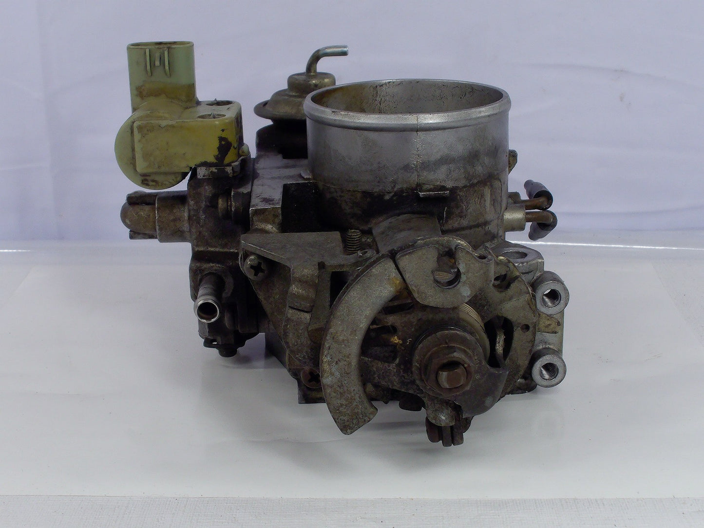 1996-2002 Toyota 4Runner 3.4L Throttle Body Throttle Valve 22270-62050 OEM