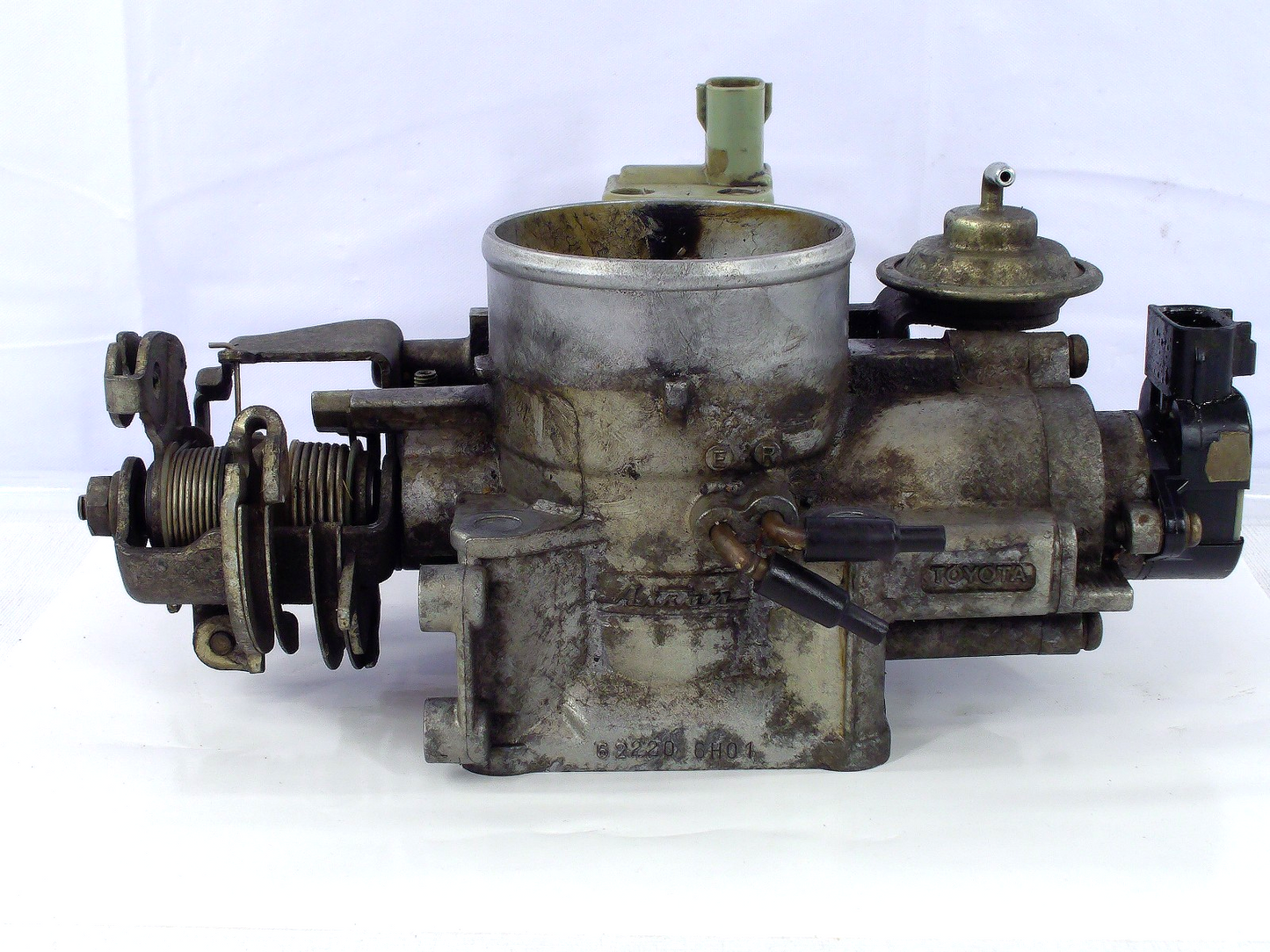 1996-2002 Toyota 4Runner 3.4L Throttle Body Throttle Valve 22270-62050 OEM