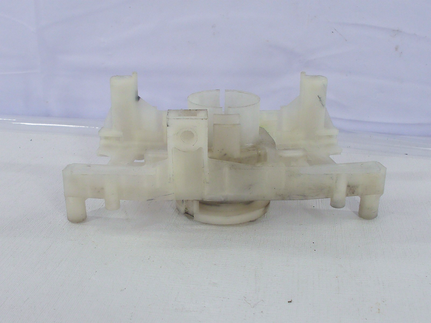1996-1997 Toyota 4Runner Steering Column Mounting Bracket 84310-35670 OEM