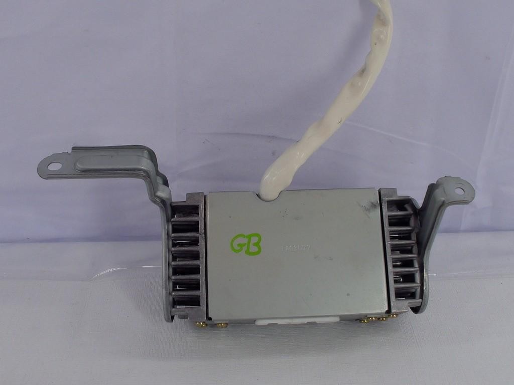 1996-2002 Toyota 4Runner Radio Amplifier 8628035080 OEM
