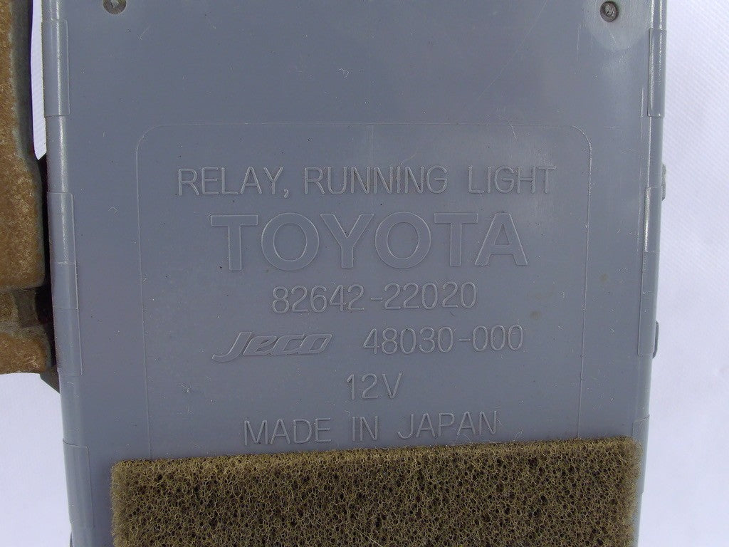 1996 Toyota 4Runner Relay Running Light Control Module 82642-22020 OEM