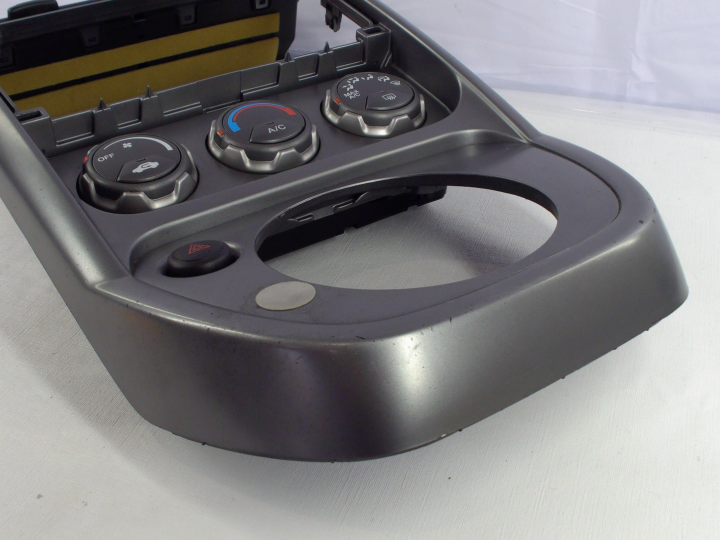 2003-2006 Honda Element Dash Center Climate Conrol & Radio Shift Bezel OEM