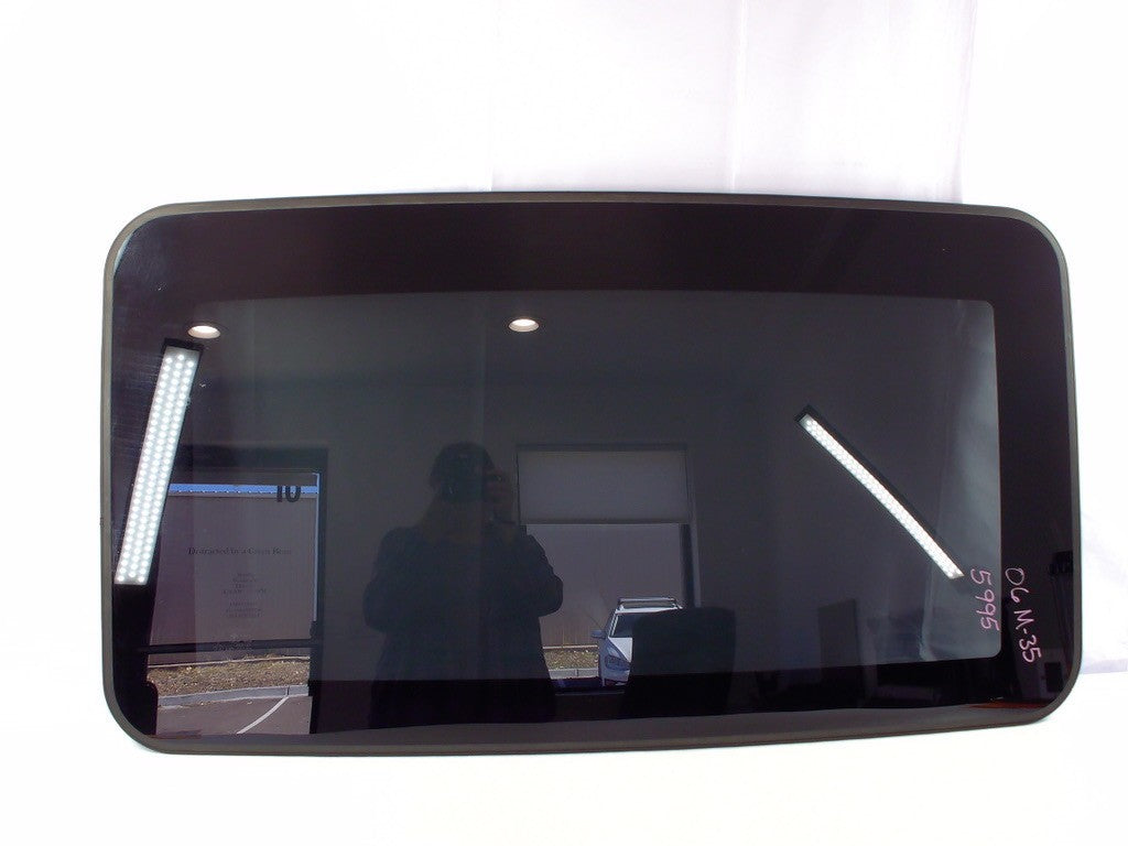2006-2010 Infiniti M35 and M45 Sun Roof Sunroof Window Glass Factory 91210EG010