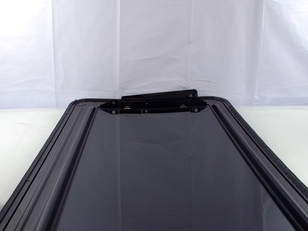 2006-2010 Infiniti M35 and M45 Sun Roof Sunroof Window Glass Factory 91210EG010