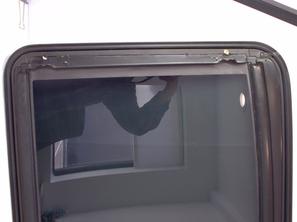 2001-2007 Toyota Sequoia Sunroof Glass Tinted Temperlite OEM 632040C010