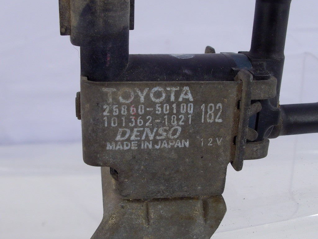 2001-2007 Toyota Sequoia Vacuum Switch Valve 25860-50100 OEM