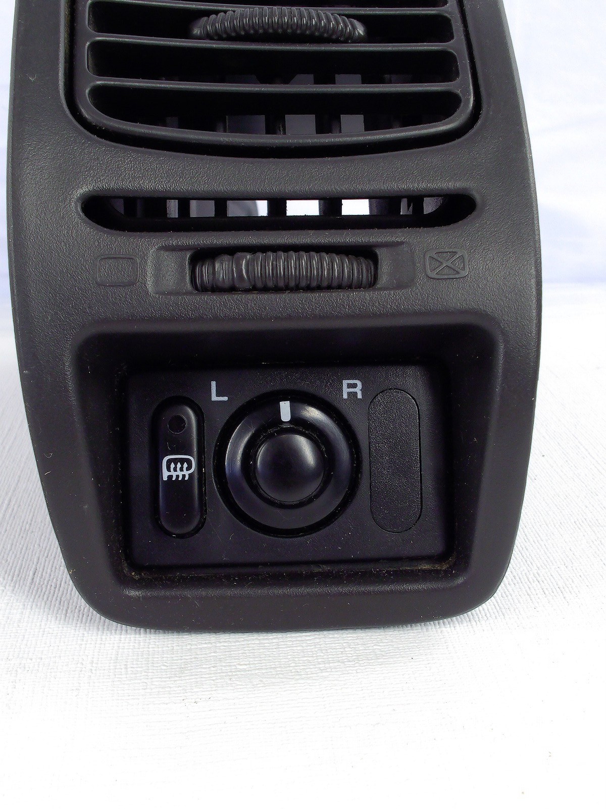 1996-1997 Subaru Legacy Outback Mirror Control Defrost Switch AC Vent Left OEM