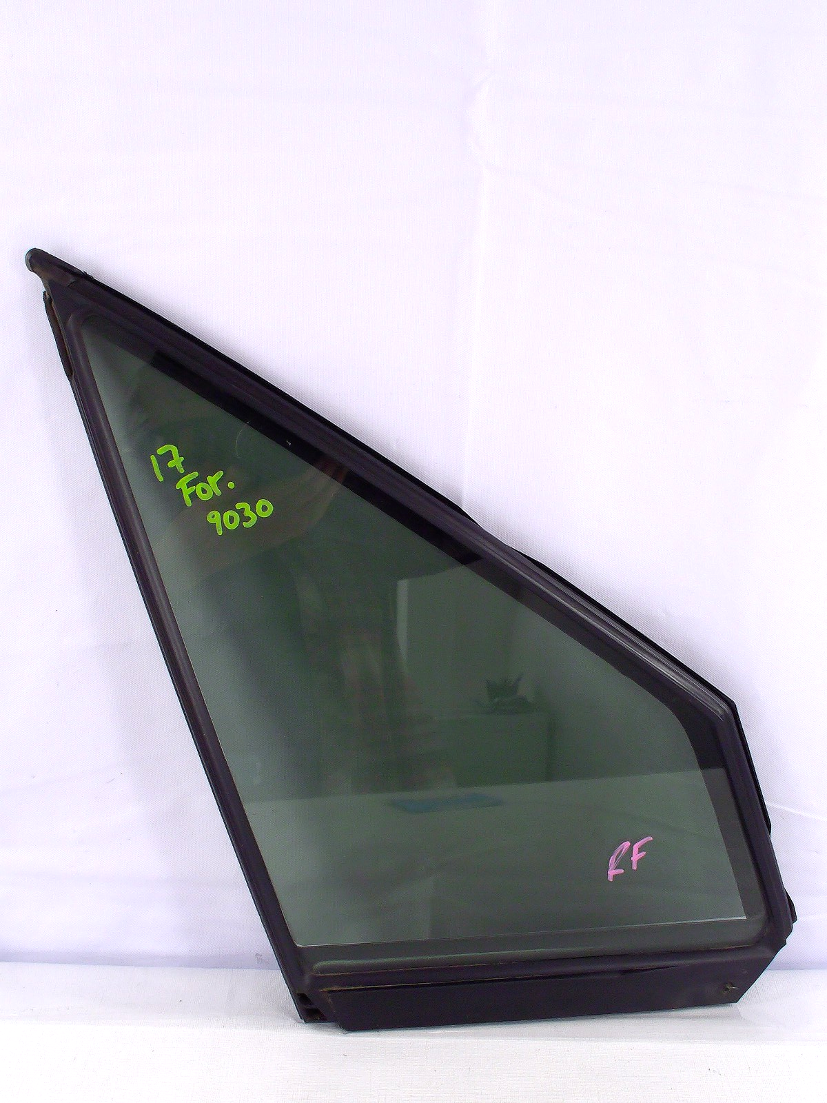 2016-2018 Subaru Forester Right Front Door Partition Glass Window OEM