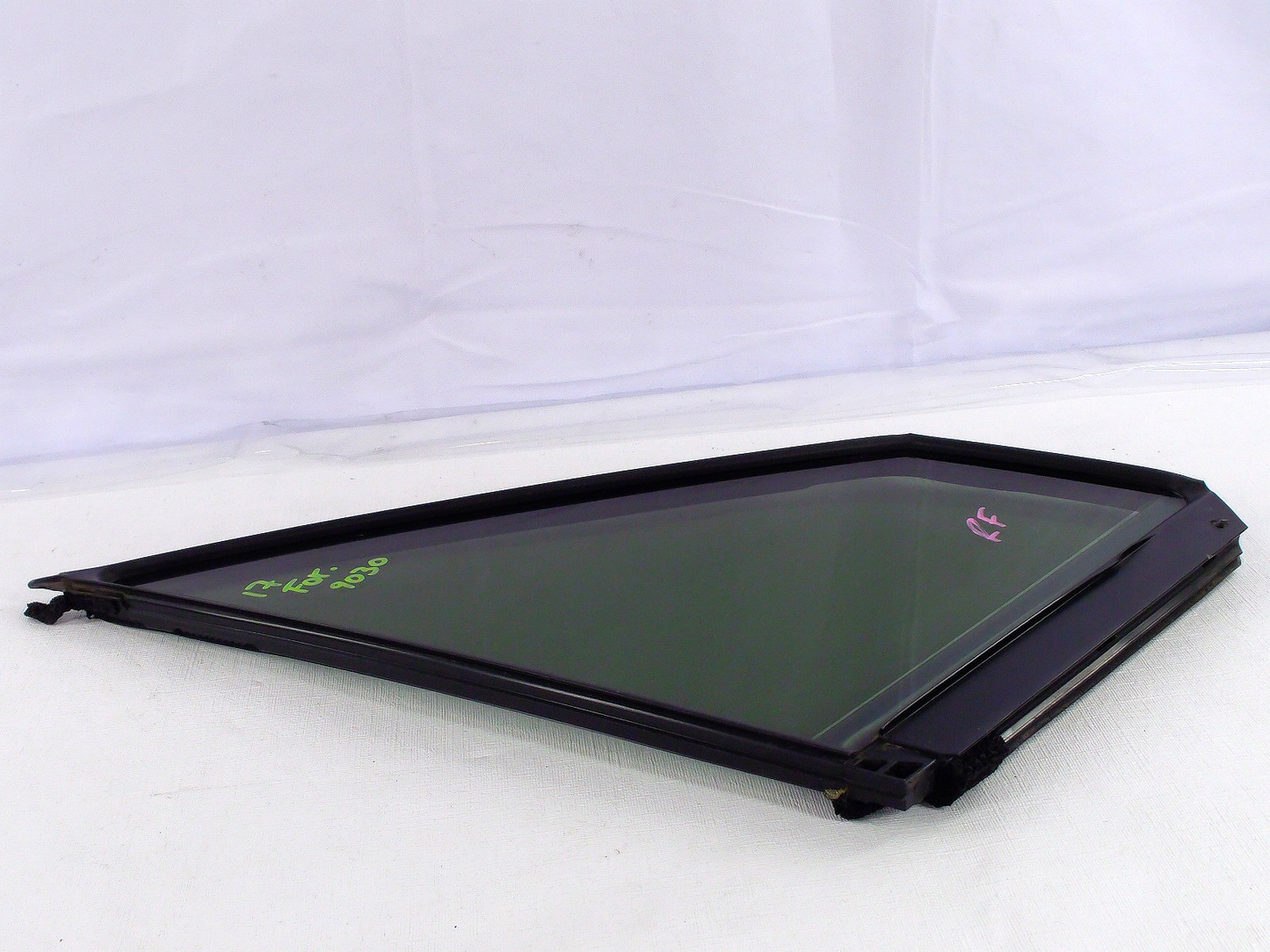 2016-2018 Subaru Forester Right Front Door Partition Glass Window OEM
