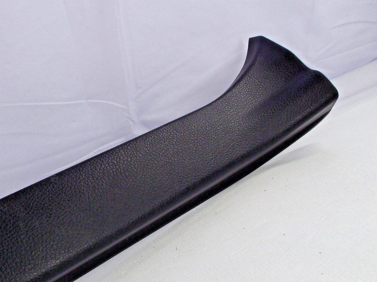 2014-2018 Subaru Forester Front Right Door Sill Plate Black Trim Cover OEM