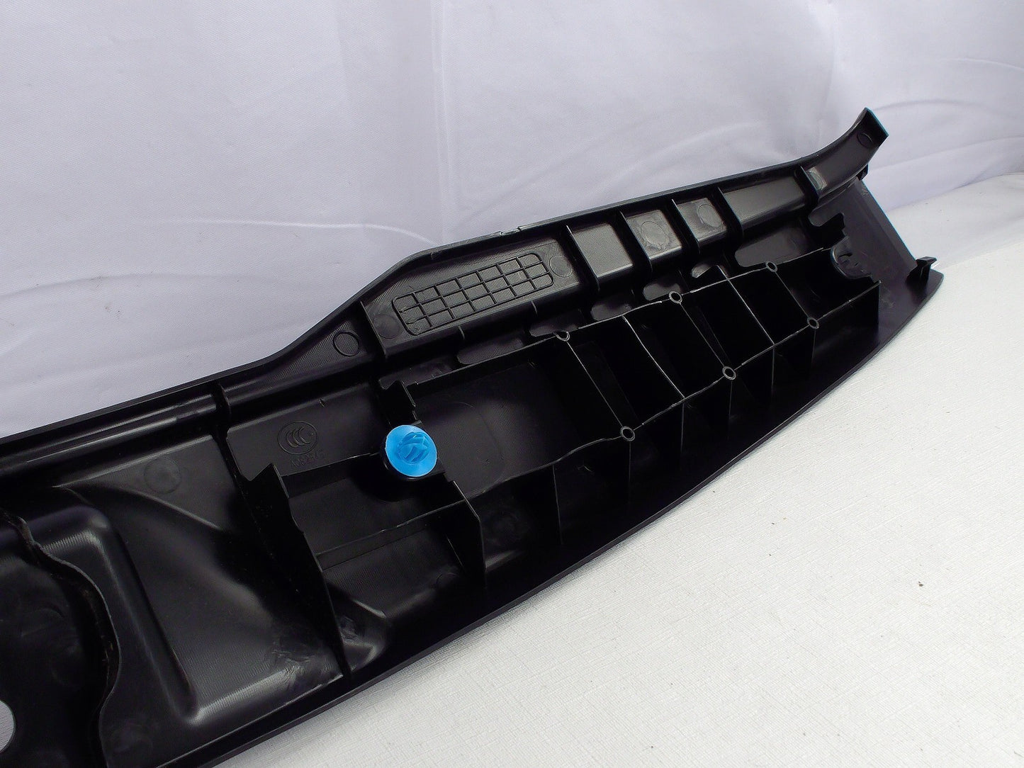2014-2018 Subaru Forester Rear Hatch Trunk Sill Scuff Plate Latch Trim OEM
