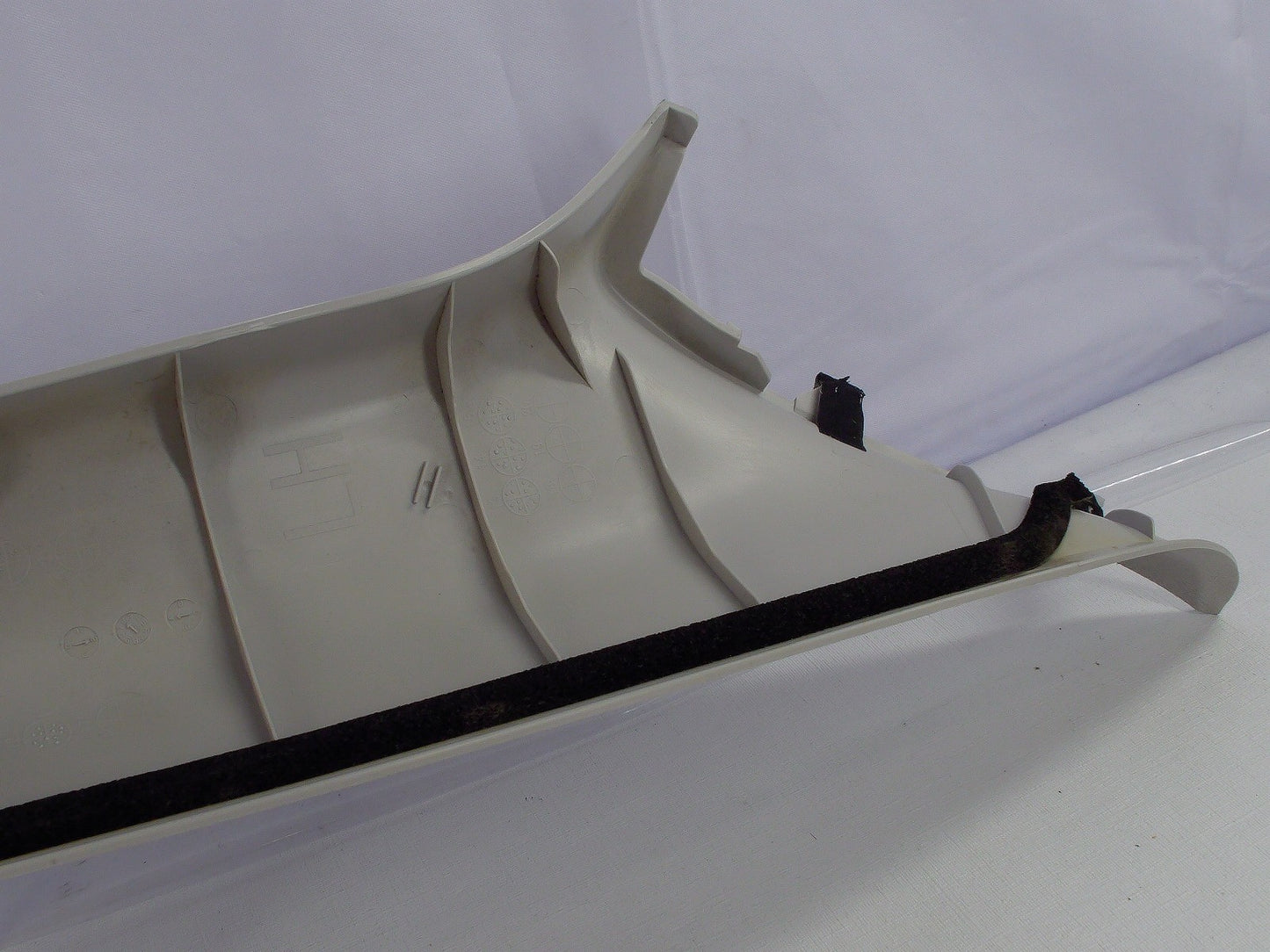 2014-2018 Subaru Forester Left A Pillar Windshield 94010SG010 Trim OEM