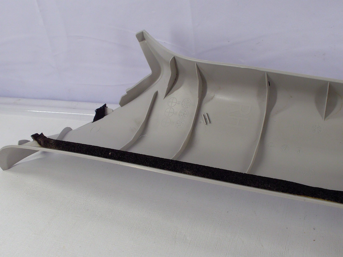 2014-2018 Subaru Forester Right A Pillar Windshield 94010SG000 Trim OEM