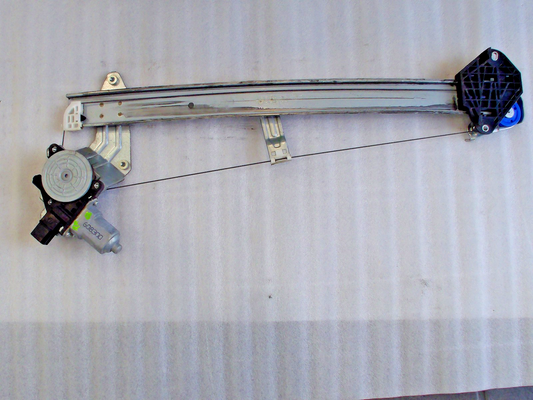 2014-2018 Subaru Forester Front Right Power Window Motor and Regulator OEM