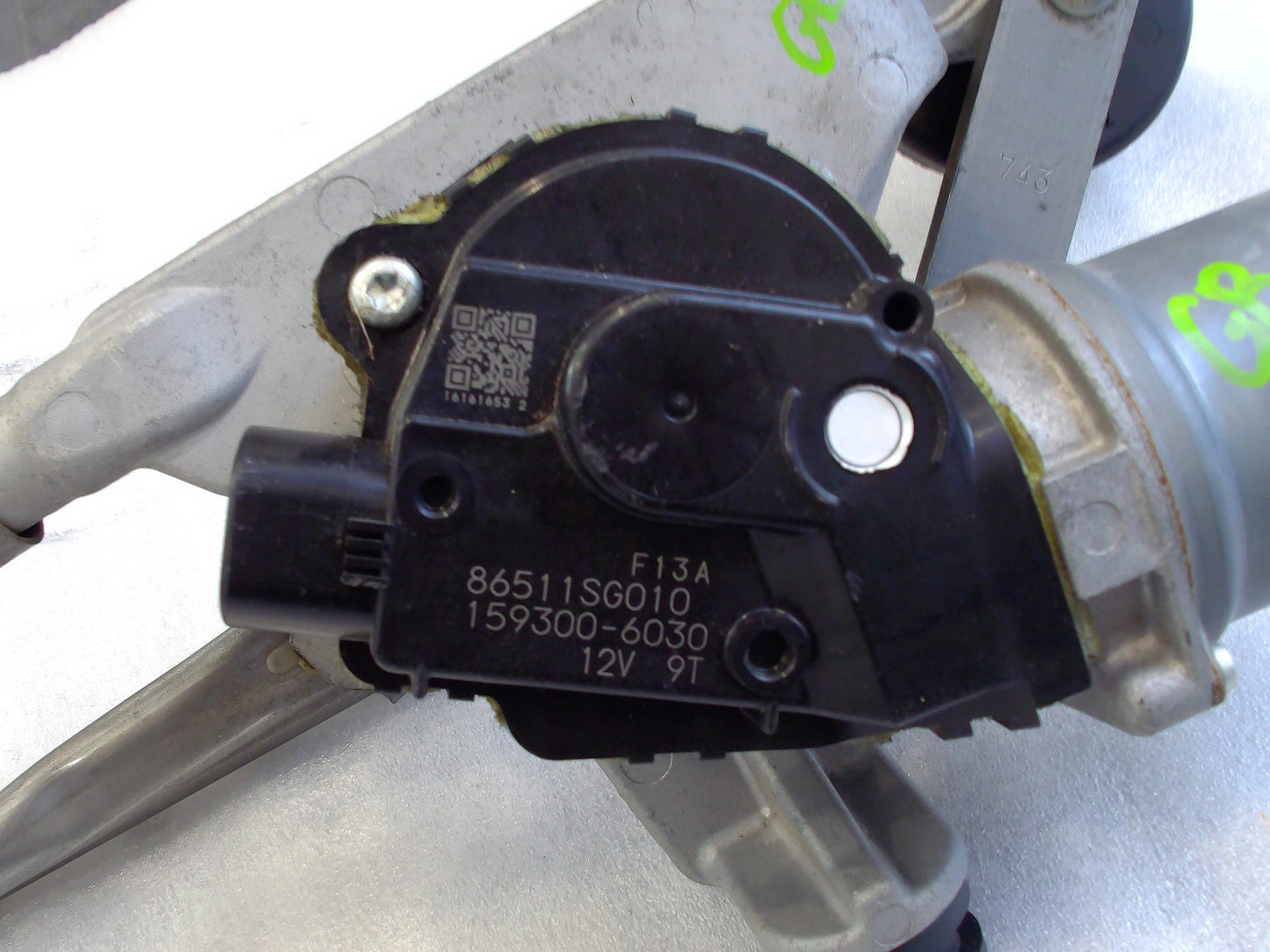 2014-2018 Subaru Forester Wiper Motor and Linkage 86510SG010 Assembly OEM