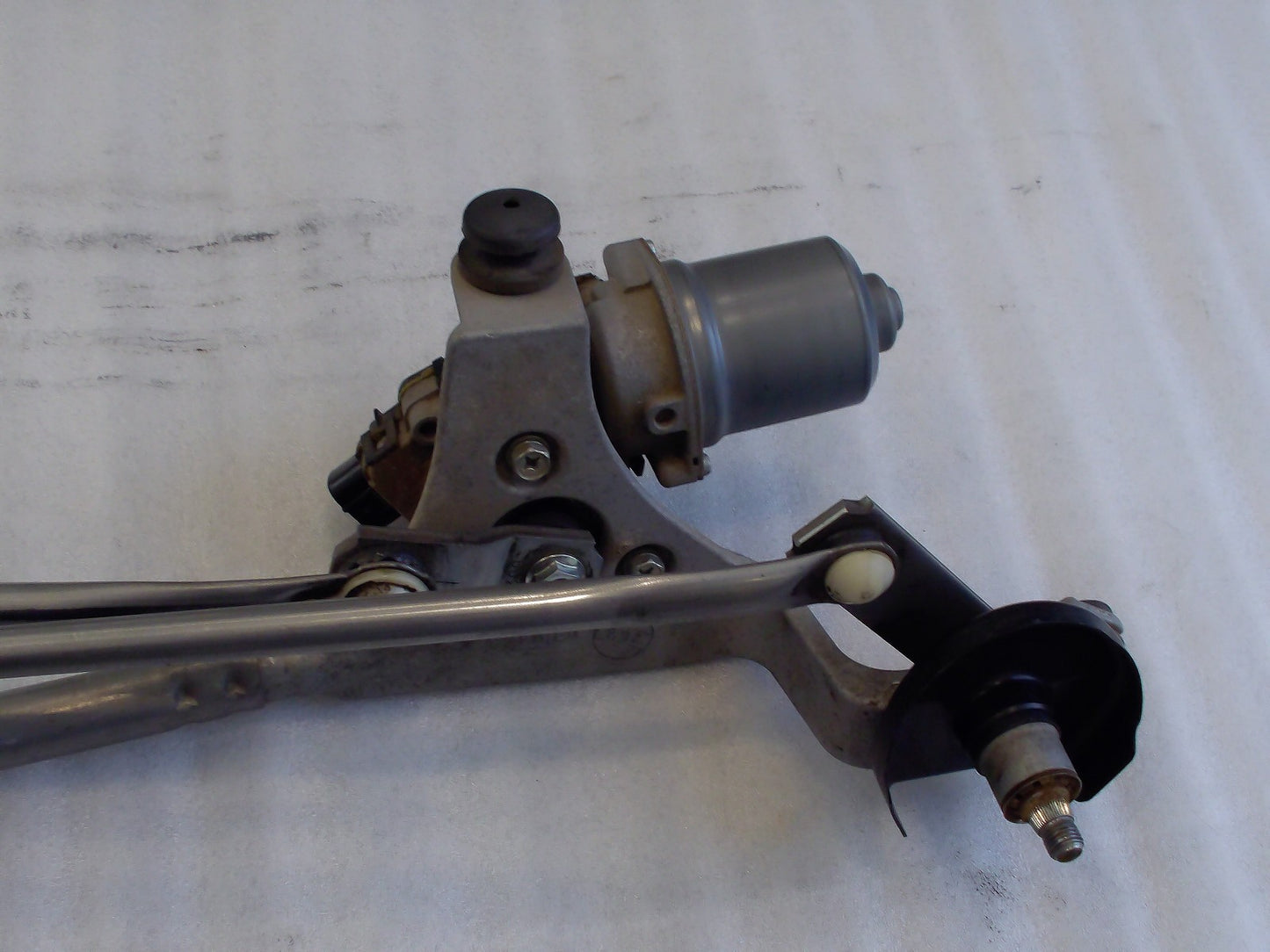 2014-2018 Subaru Forester Wiper Motor and Linkage 86510SG010 Assembly OEM