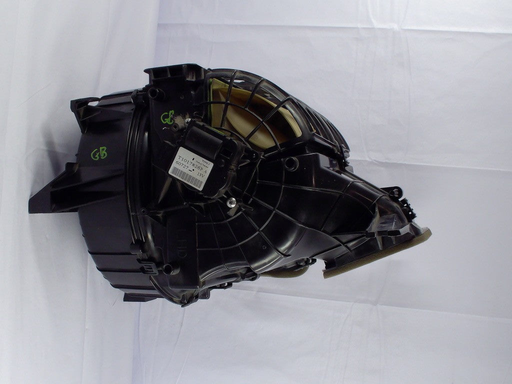 2014-2018 Subaru Forester HVAC Blower Motor Fan Housing Case Assembly OEM
