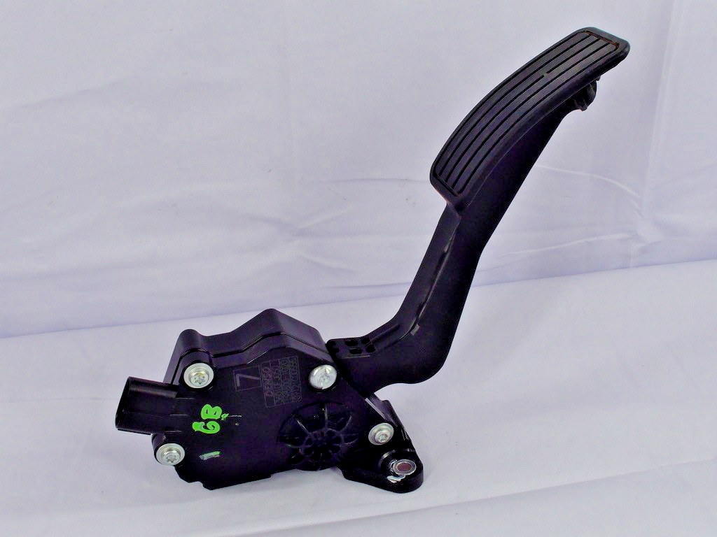 2014-2018 Subaru Forester Gas Pedal Accelerator 36010FJ050 OEM