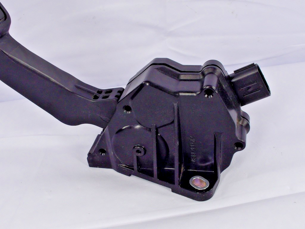 2014-2018 Subaru Forester Gas Pedal Accelerator 36010FJ050 OEM