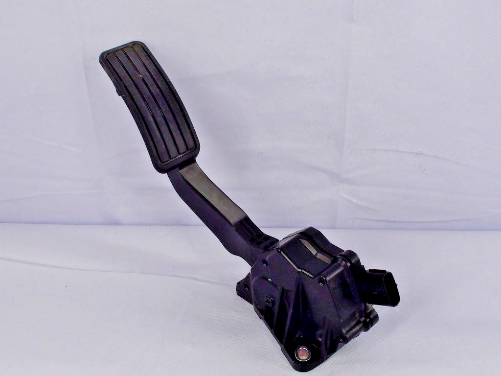 2014-2018 Subaru Forester Gas Pedal Accelerator 36010FJ050 OEM
