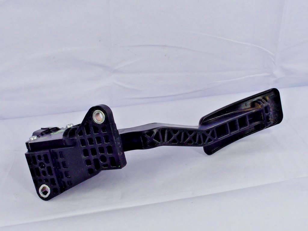2014-2018 Subaru Forester Gas Pedal Accelerator 36010FJ050 OEM