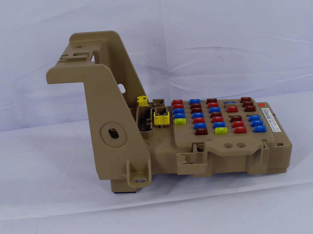2017-2018 Subaru Forester Junction Block Fuse Box 82201FJ211 OEM