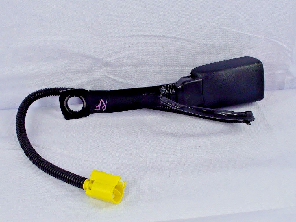 2014-2018 Subaru Forester Front Seat Belt Buckle Right Black OEM