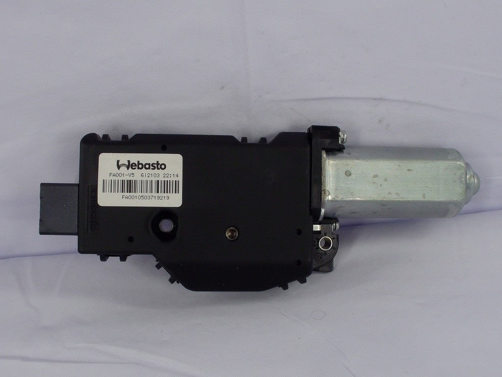 2014-2018 Subaru Forester Sunroof Motor 65450SG000 - Used- OEM