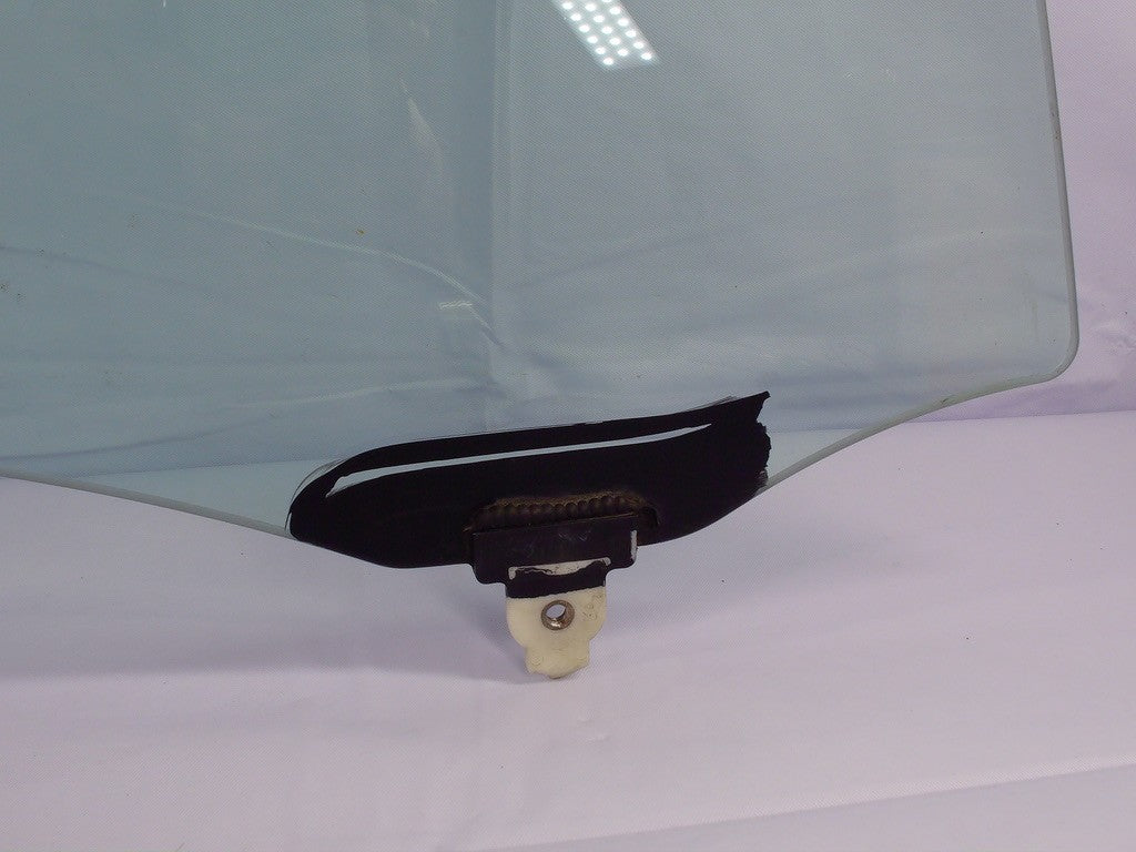 2001-2007 Toyota Tundra Right Front Window Door Glass OEM FD21323GTY