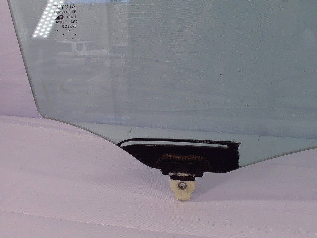 2001-2007 Toyota Tundra Right Front Window Door Glass OEM FD21323GTY