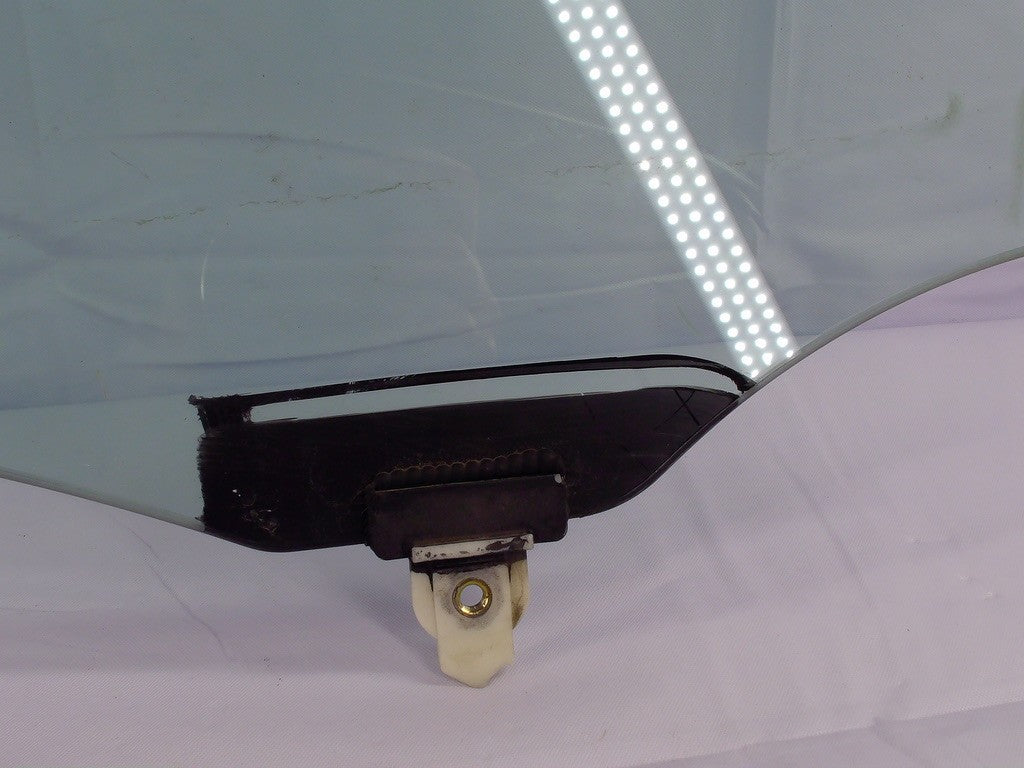 2001-2007 Toyota Tundra Right Front Window Door Glass OEM FD21323GTY