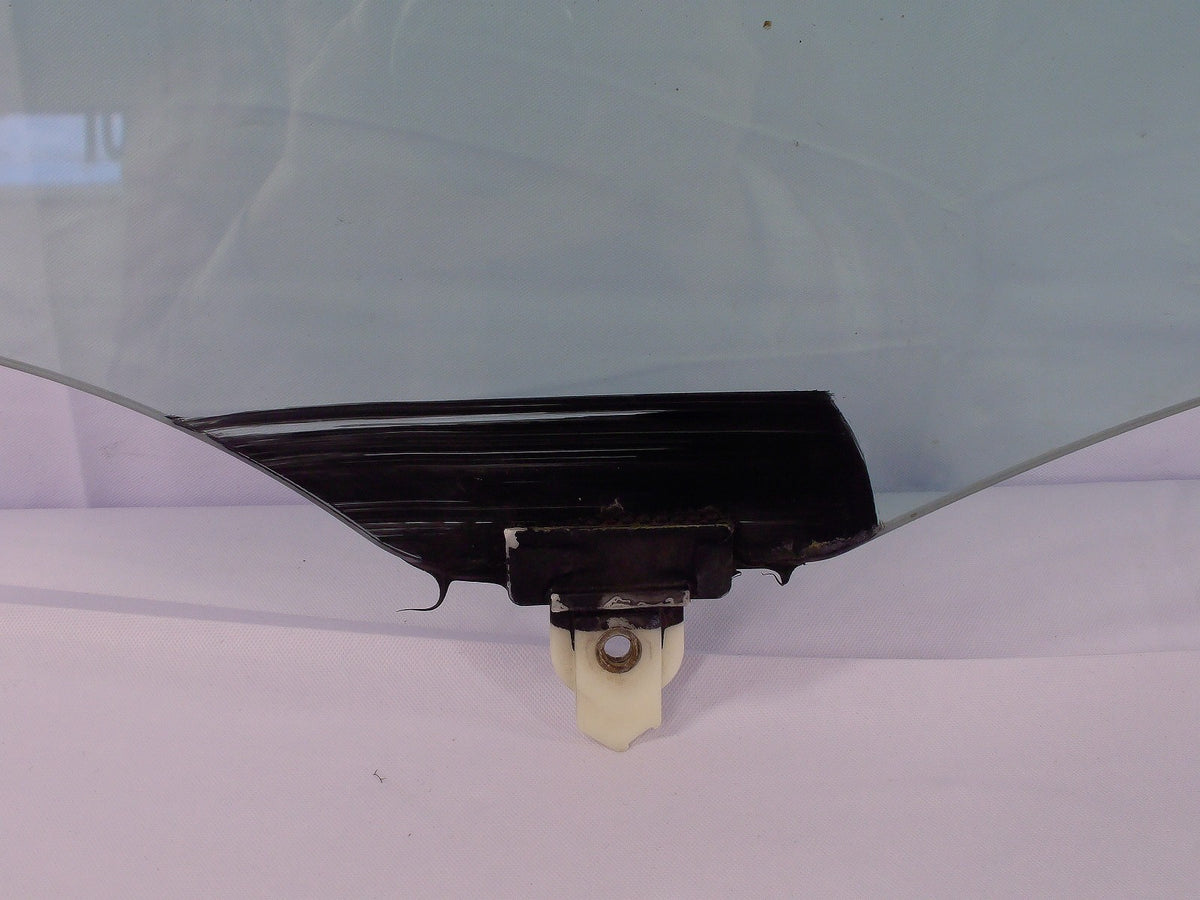2000-2006 Toyota Tundra Left Front Window Door Glass OEM 68102-0C010
