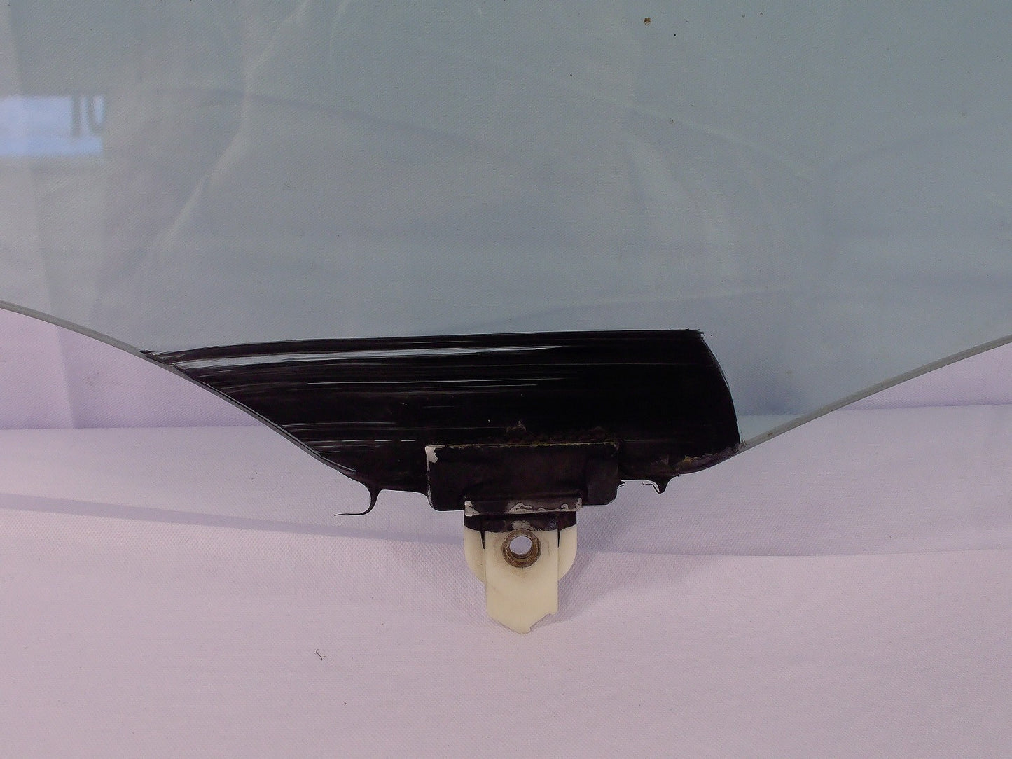 2000-2006 Toyota Tundra Left Front Window Door Glass OEM