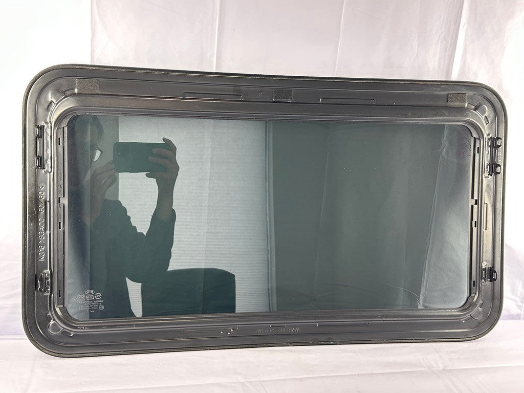2005-2010 Kia Sportage Sunroof Glass Roof Window 816101F000 OEM