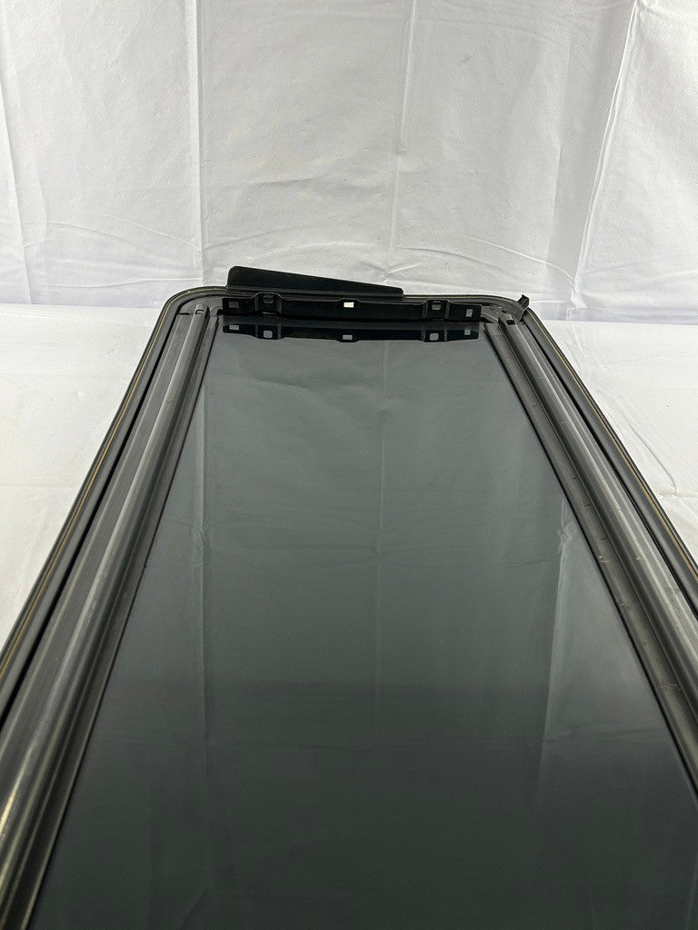 2004-2010 Infiniti QX56 Sunroof Moon Roof Window Glass OEM 912107S010