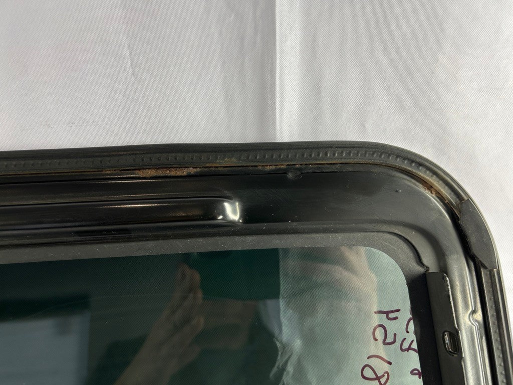 2001-2008 Ford Escape 05-08 Mariner Sliding Power Sunroof Glass 5L8Z-7850054-AA