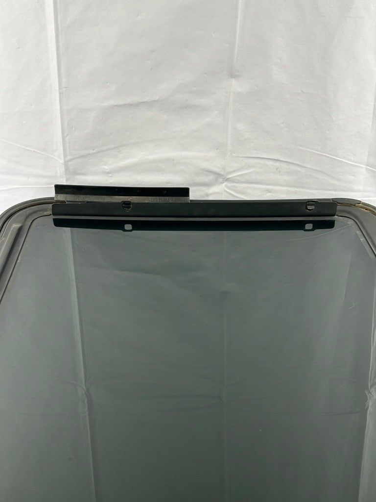 2001-2008 Ford Escape 05-08 Mariner Sliding Power Sunroof Glass 5L8Z-7850054-AA