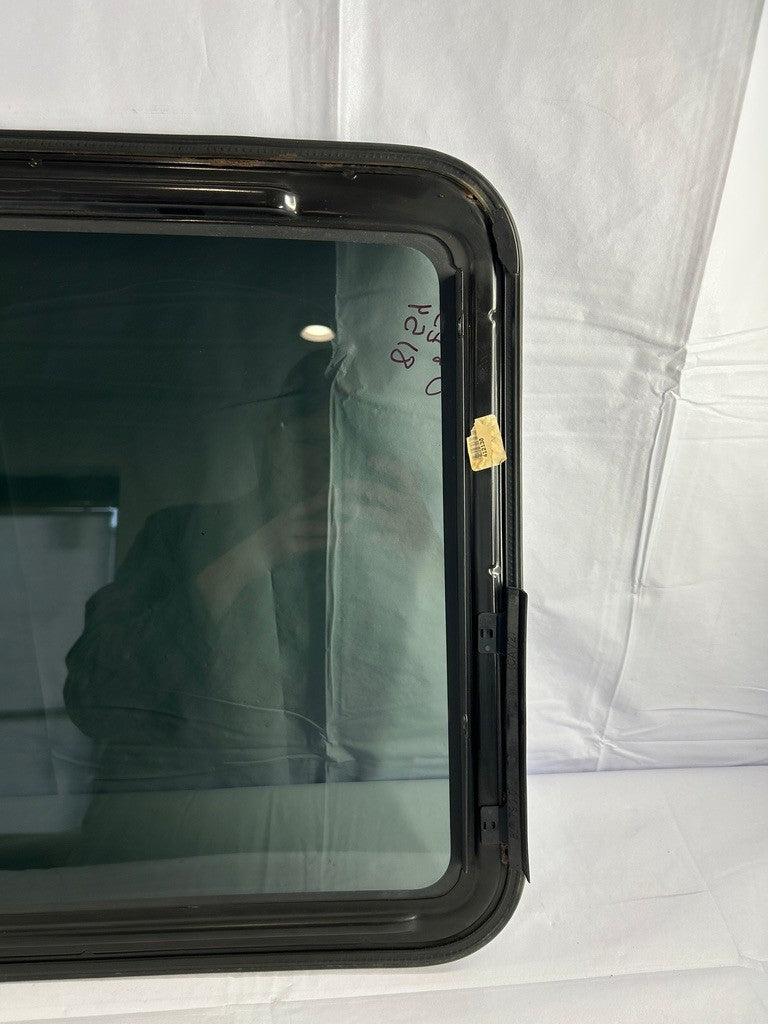 2001-2008 Ford Escape 05-08 Mariner Sliding Power Sunroof Glass 5L8Z-7850054-AA