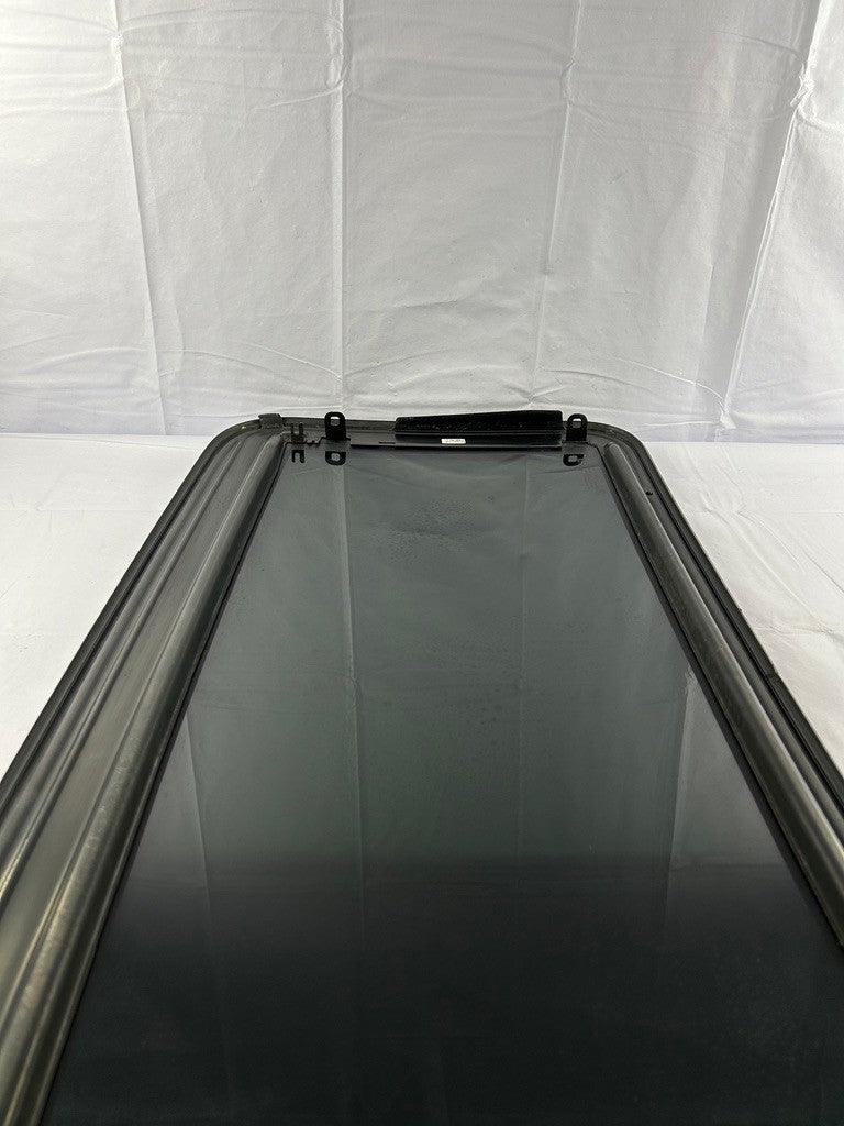 2007-2014 Chevy Suburban Tahoe Sunroof Glass Assembly OEM 22815953