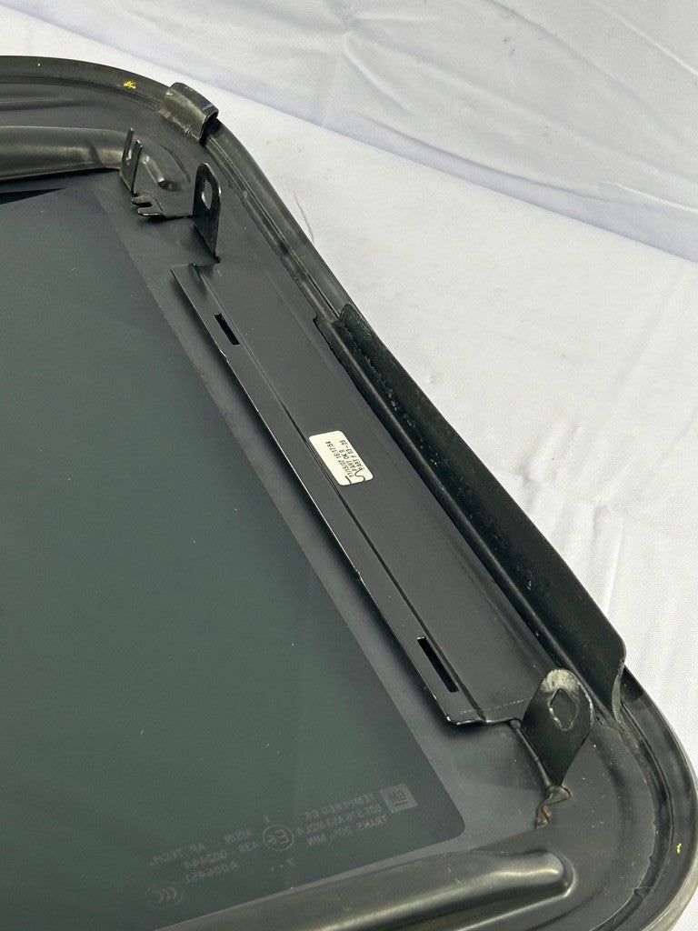 2007-2014 Chevy Suburban Tahoe Sunroof Glass Assembly OEM 22815953