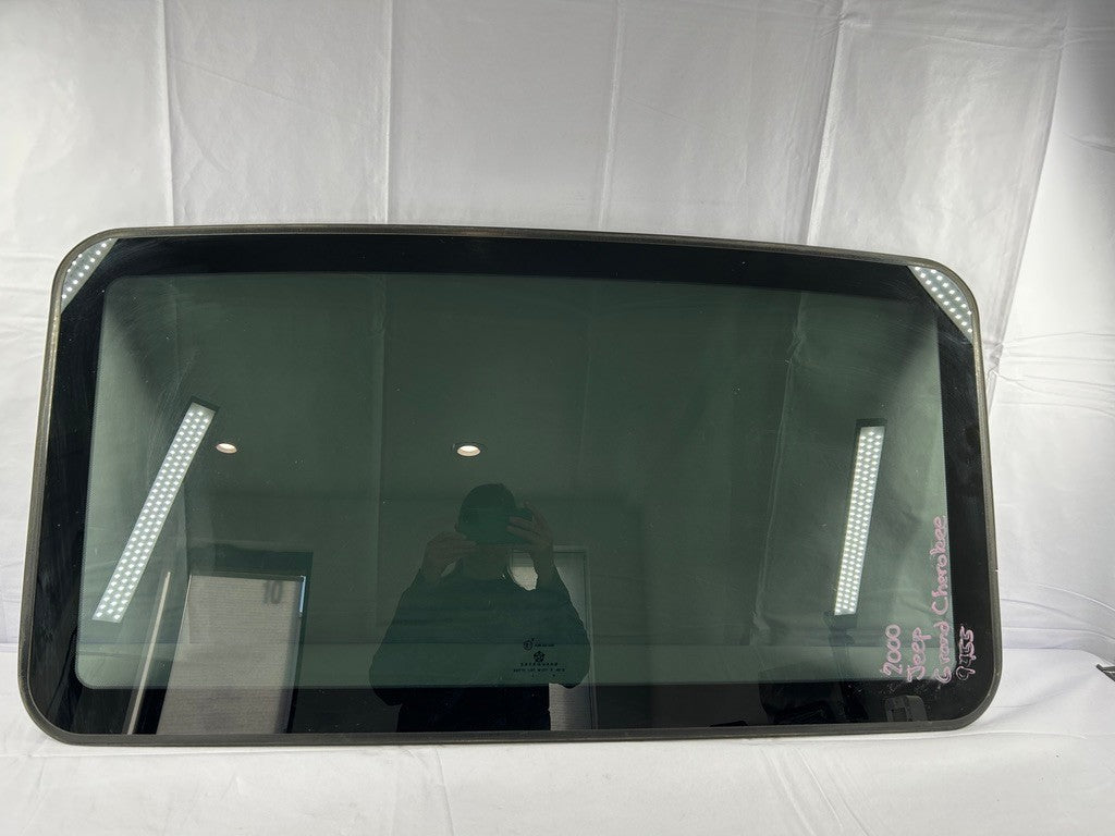 1999-2004 Jeep Grand Cherokee Sunroof Glass 55135858AB Factory OEM Used