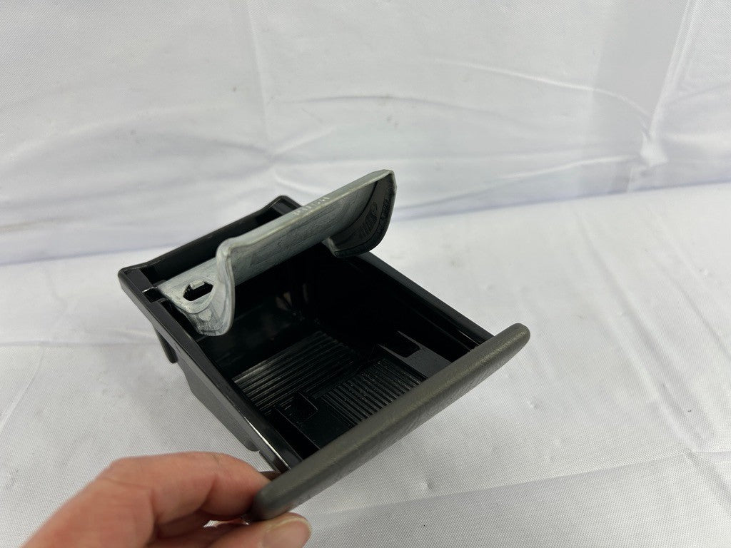 2005-2006 Toyota Tundra Instrument Panel Ashtray Gray Nonsmoker OEM