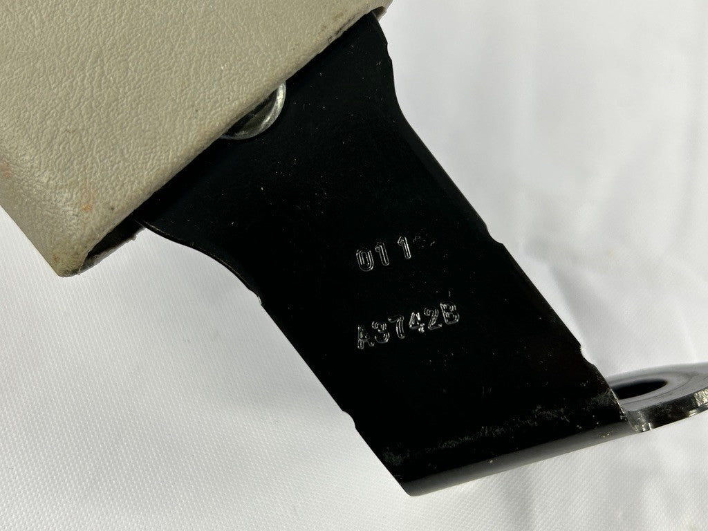 2006 Toyota Tundra Front Center Seat Belt Receptacle 732400C070B0