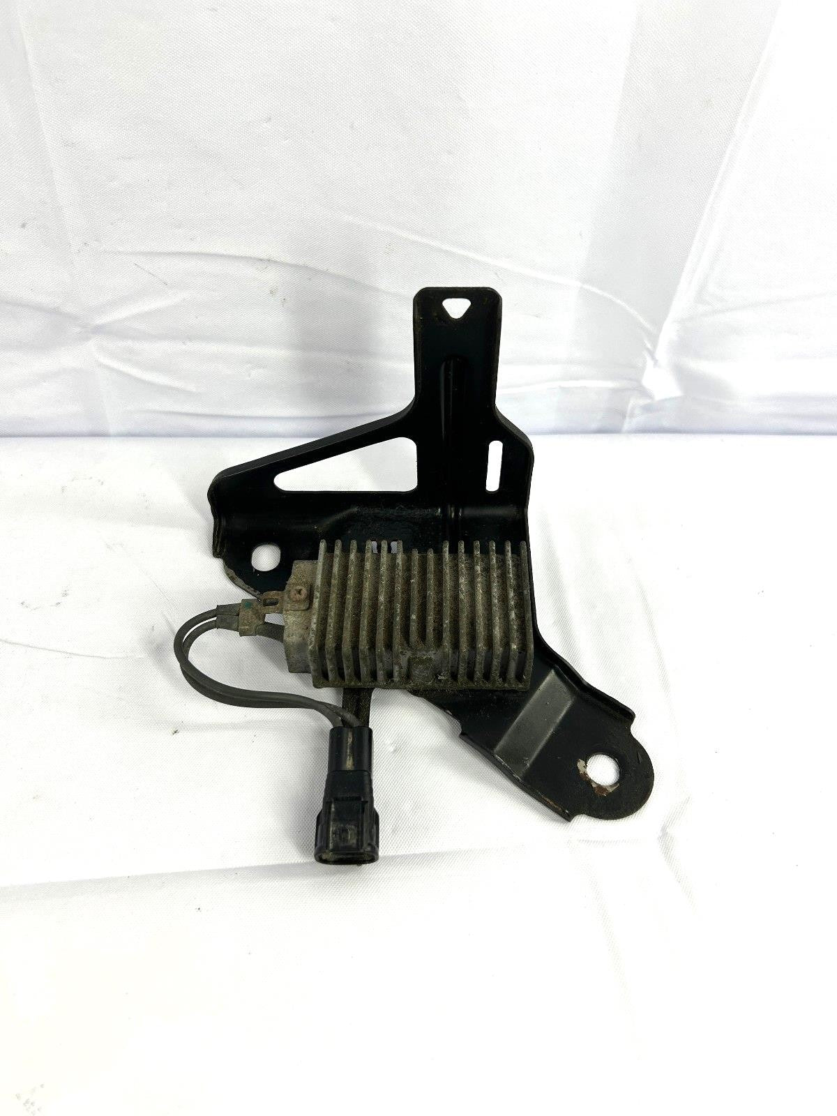 2005-2006 Toyota Tundra Power Fuel Pump Resistor & Bracket 23080-50150 OEM